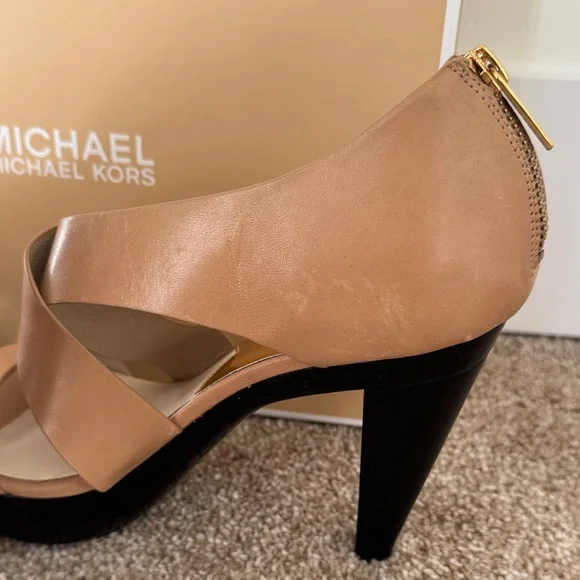 Never worn Michael Kors Nude and Black Leather Platform Heels - Picture 3 of 4